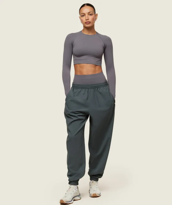 everywear Seamless Long Sleeve Crop Top