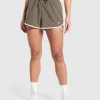 Training Contrast Loose 2.5" Shorts